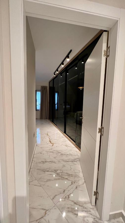 Zeus Tirana Suite Deluxe Екстериор снимка