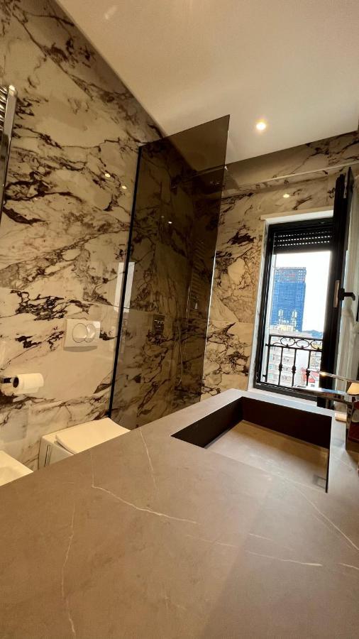 Zeus Tirana Suite Deluxe Екстериор снимка